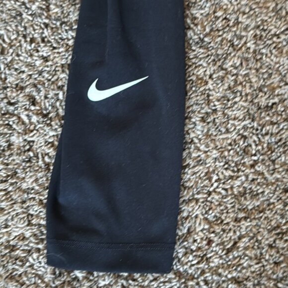 Nike Dri-Fit Small Black Workout Legging - Picture 8 of 8
